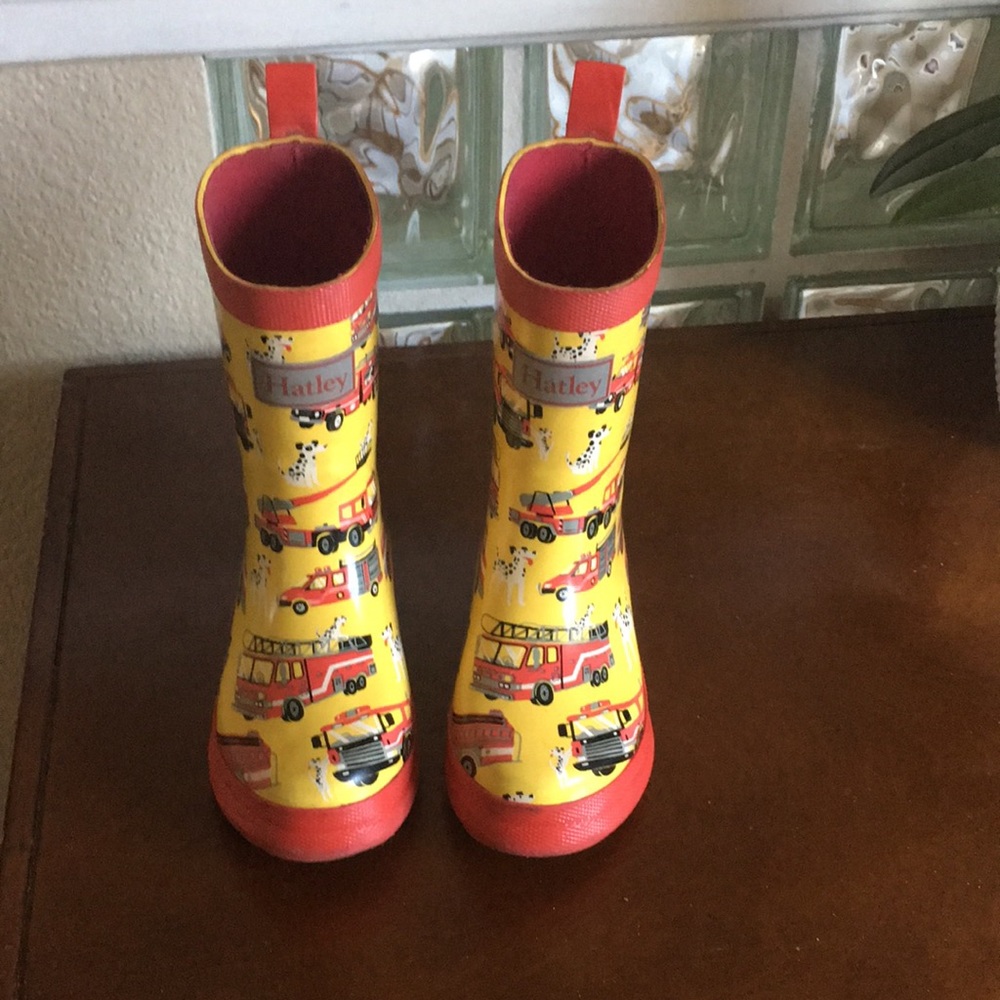 Hatley kids rain boots size 8